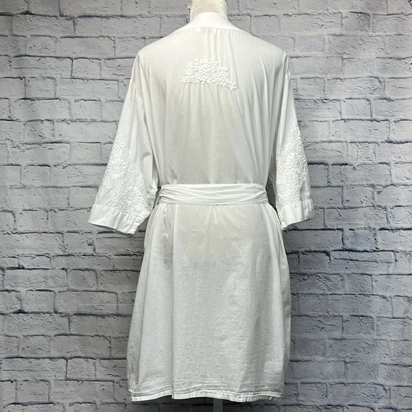 La Cera Embroidered Short Robe - Picture 8 of 11